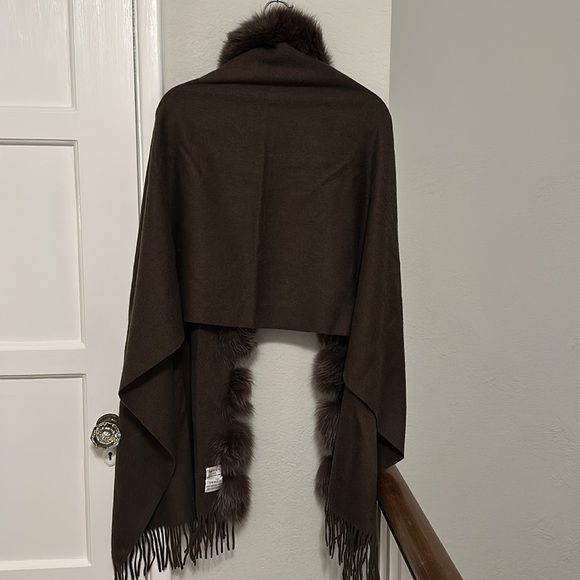 🤎GORGEOUS chocolate brown cashmere/wool/fox wrap - Picture 3 of 4